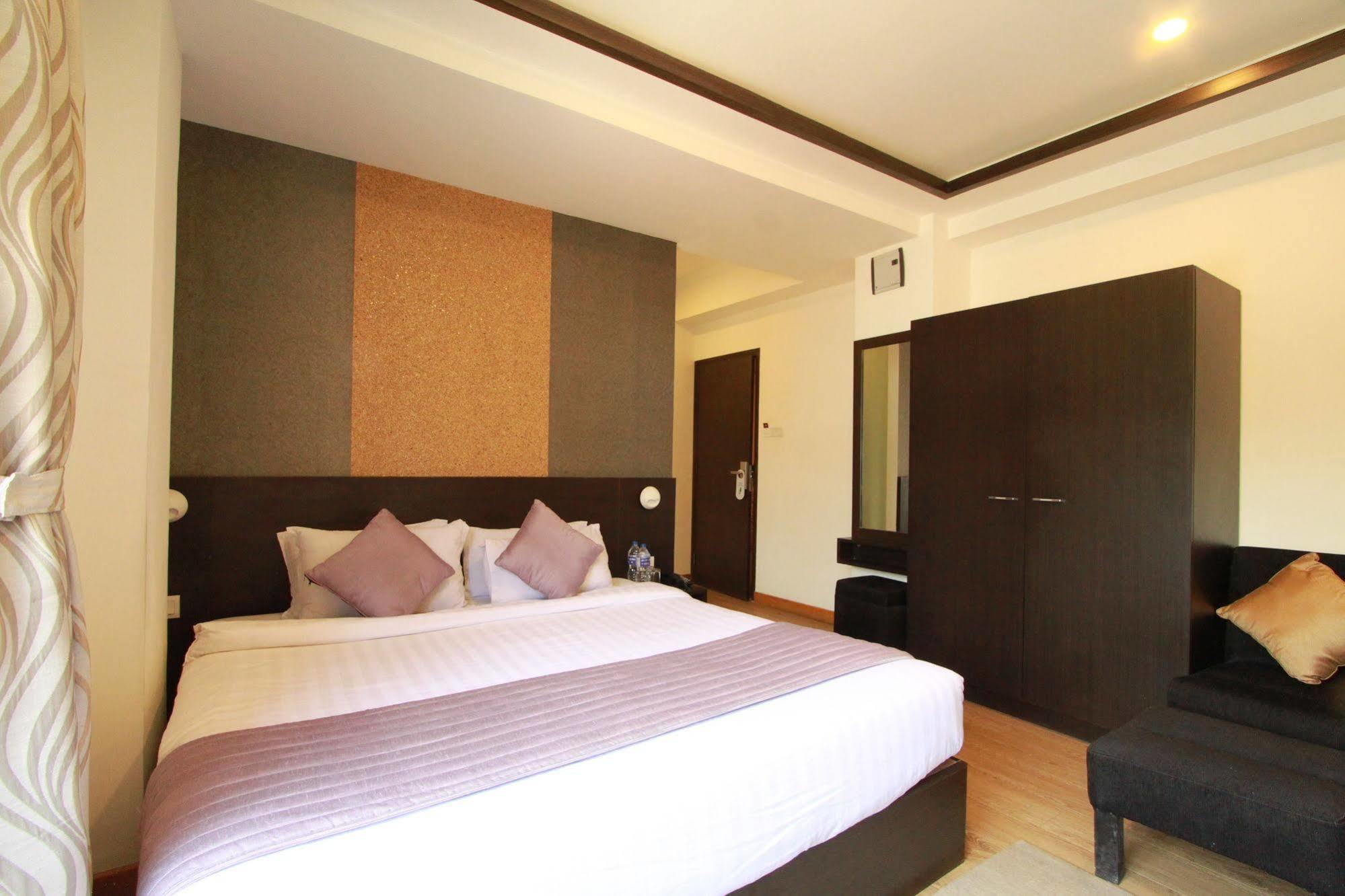 קטמנדו Gaju Suite Hotel מראה חיצוני תמונה